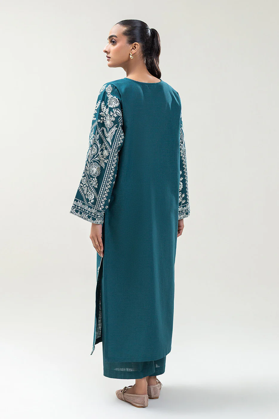 2 PIECE EMBROIDERED TWO WAY SLUB SUIT (PRET) - Image 4