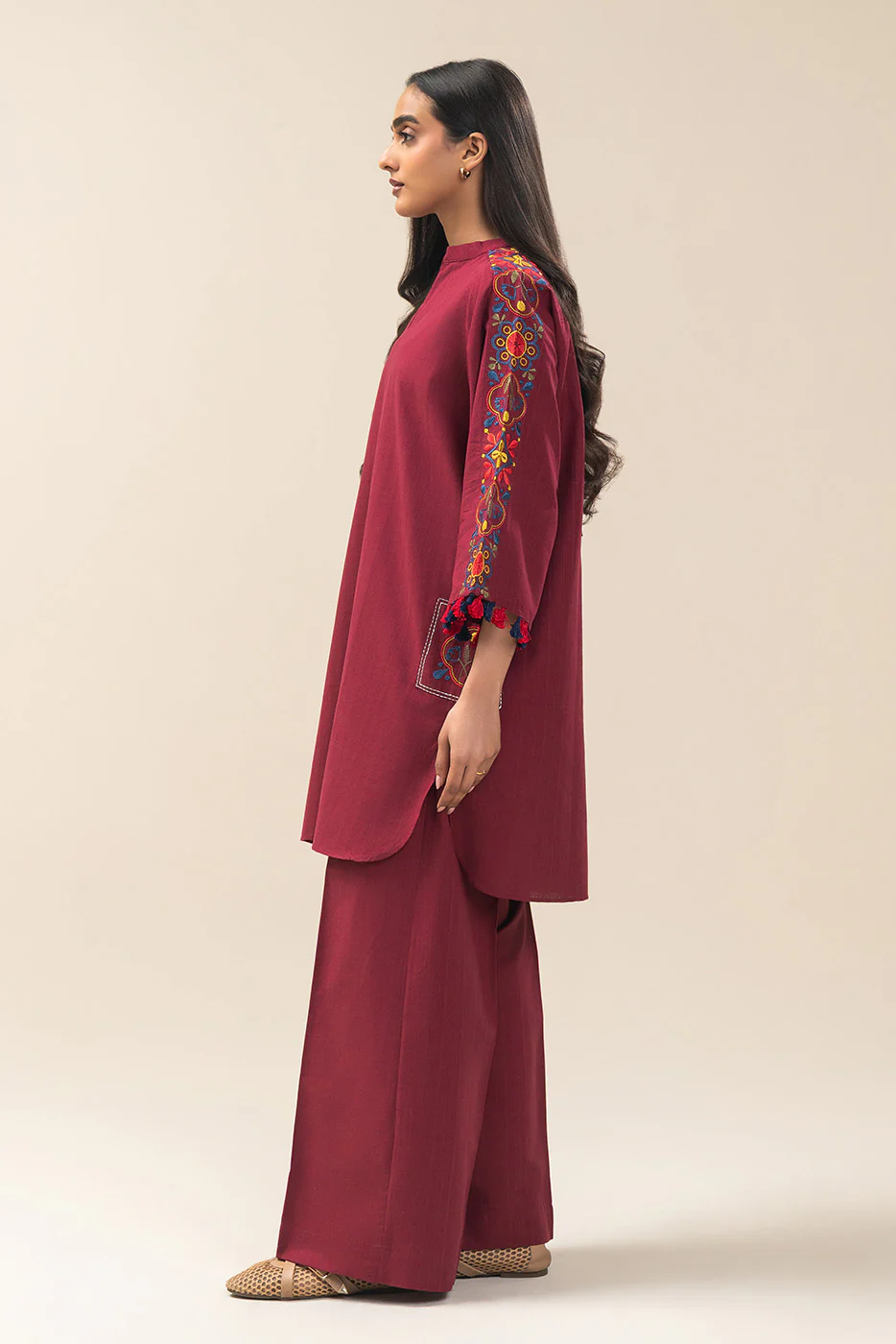 2 PIECE EMBROIDERED DOBBY SUIT (PRET) - Image 4
