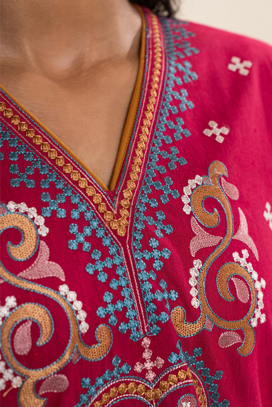 2 PIECE EMBROIDERED KARANDI SUIT (PRET) - Image 5