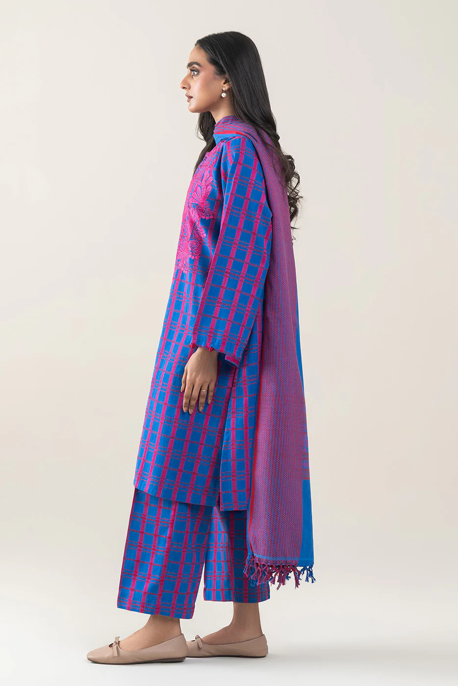 3 PIECE EMBROIDERED KHADDAR JACQUARD SUIT (PRET) - Image 4