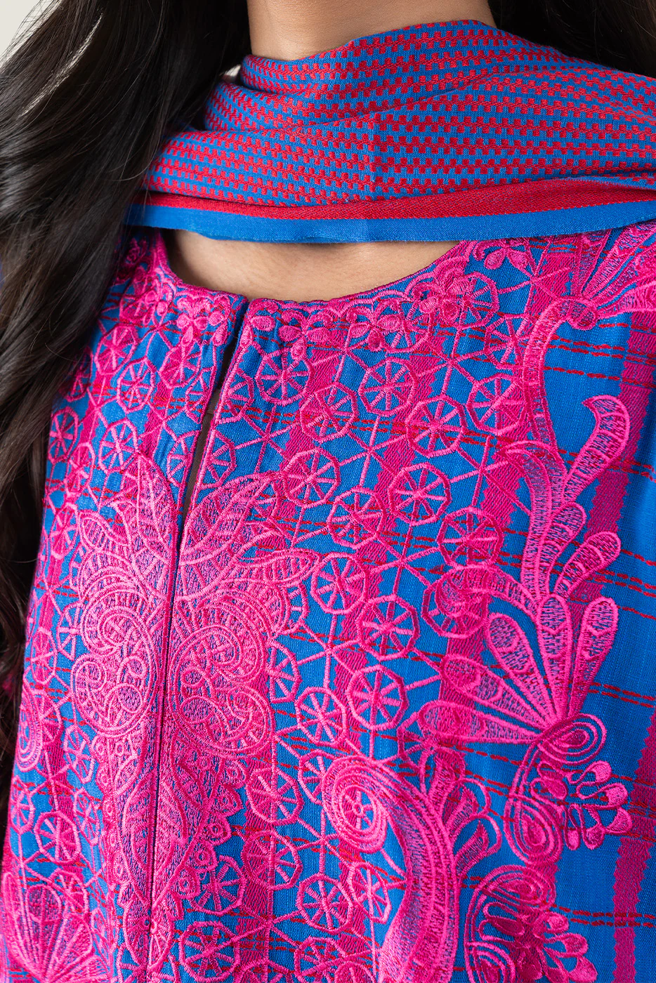 3 PIECE EMBROIDERED KHADDAR JACQUARD SUIT (PRET) - Image 5