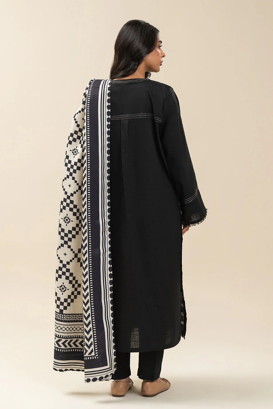 3 PIECE EMBROIDERED KHADDAR SUIT (PRET) - Image 2
