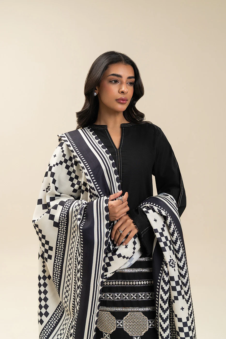 3 PIECE EMBROIDERED KHADDAR SUIT (PRET) - Image 3