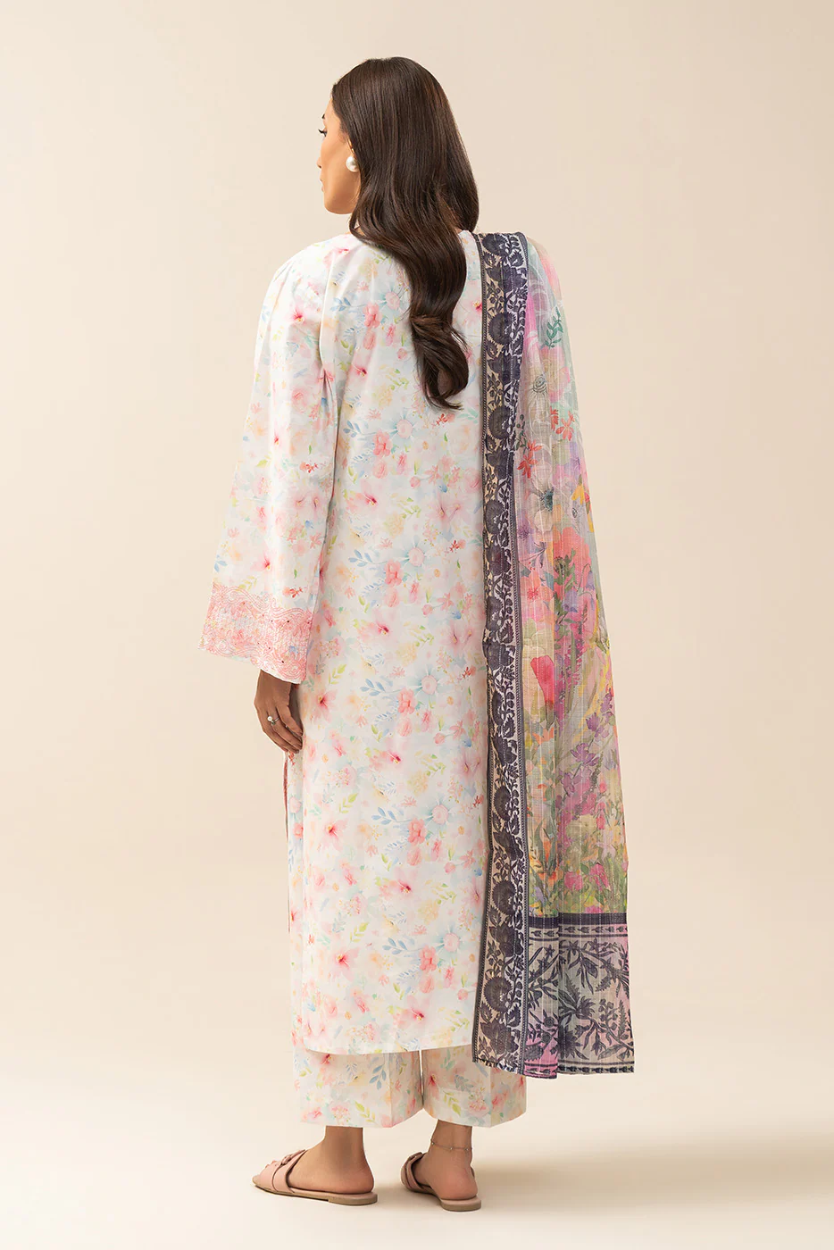 3 PIECE EMBROIDERED COTTON VISCOSE SUIT (PRET) - Image 3