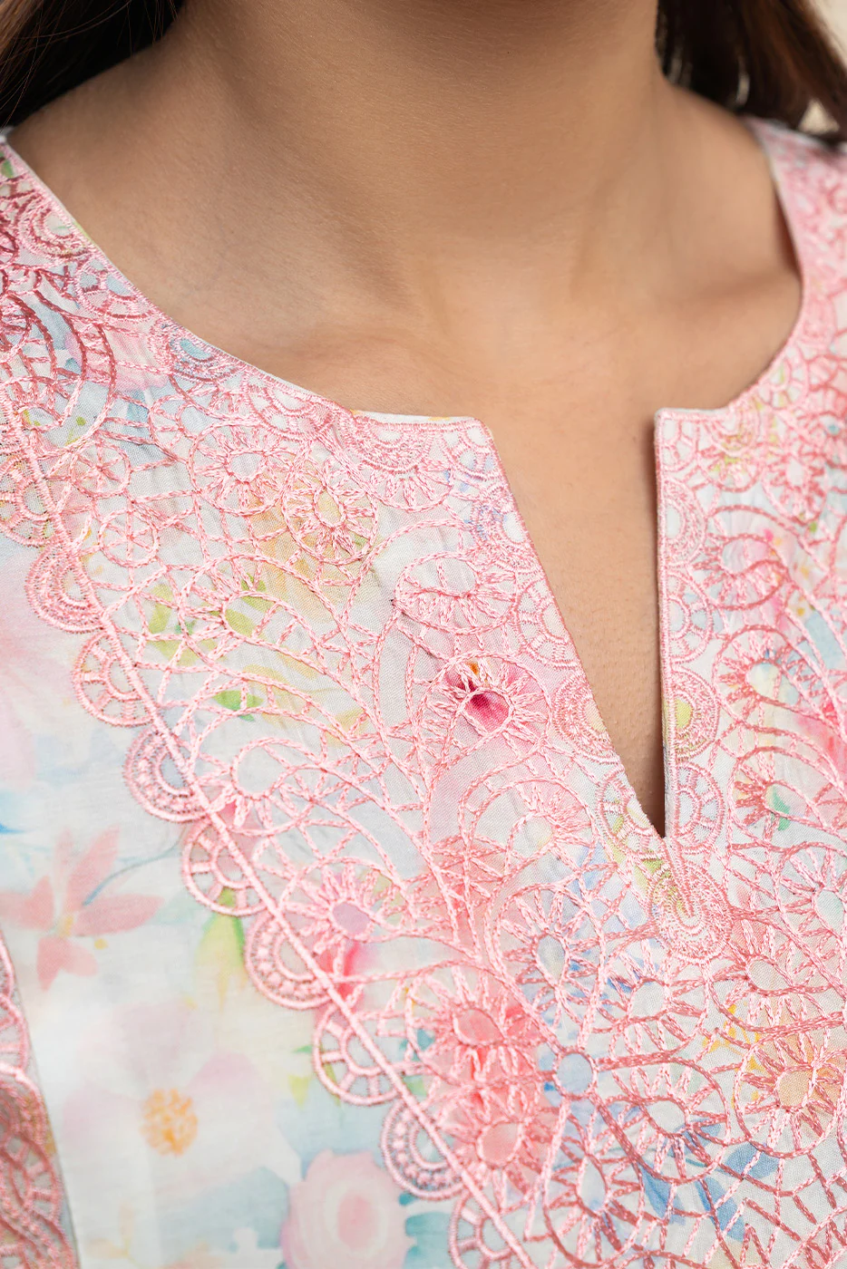 3 PIECE EMBROIDERED COTTON VISCOSE SUIT (PRET) - Image 5
