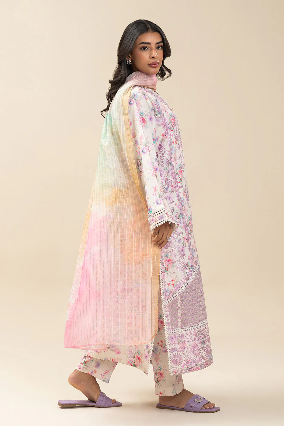 3 PIECE EMBROIDERED COTTON VISCOSE SUIT (PRET) - Image 3