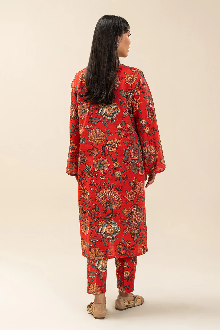 2 PIECE PRINTED KHADDAR SUIT (PRET) - Image 3