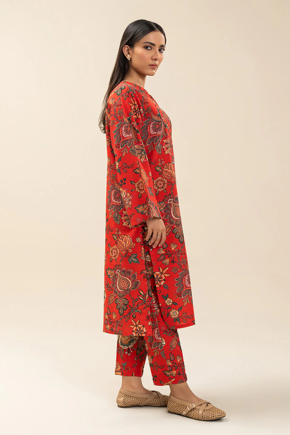 2 PIECE PRINTED KHADDAR SUIT (PRET) - Image 5