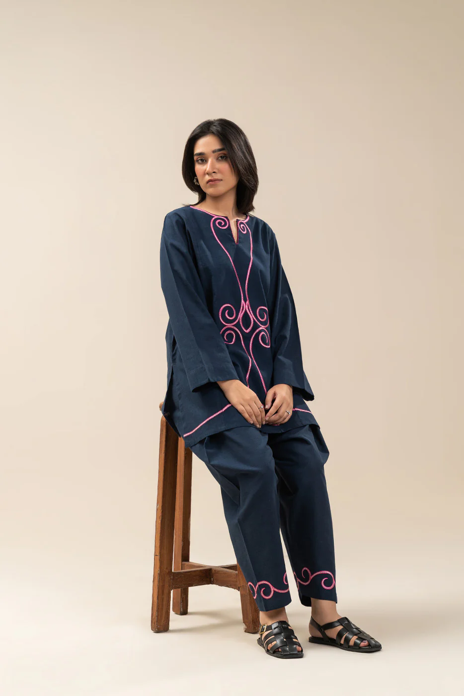 2 PIECE EMBROIDERED TWO WAY SLUB SUIT (PRET) - Image 3