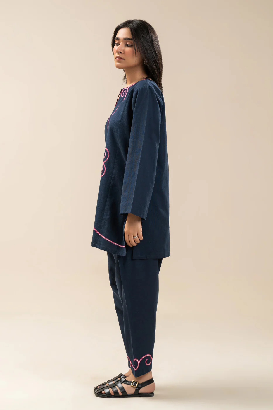 2 PIECE EMBROIDERED TWO WAY SLUB SUIT (PRET) - Image 6
