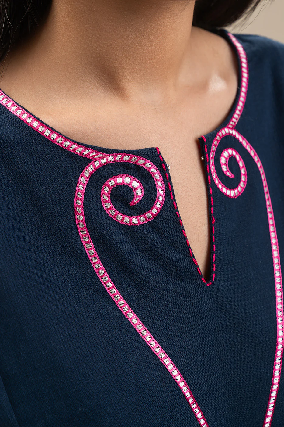 2 PIECE EMBROIDERED TWO WAY SLUB SUIT (PRET) - Image 7