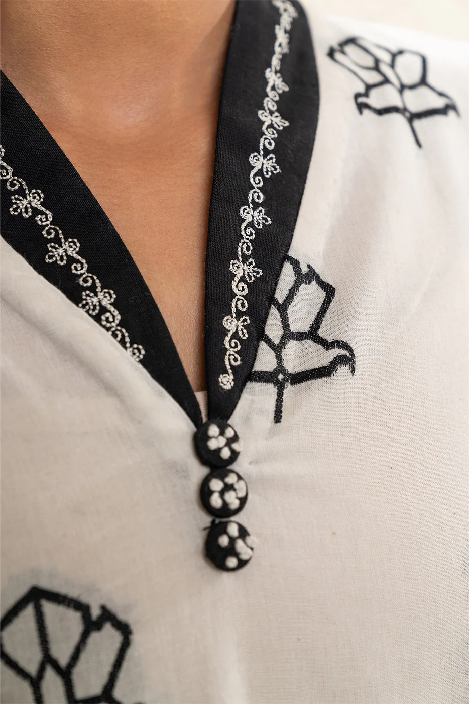 EMBROIDERED JACQUARD SHIRT (PRET) - Image 5