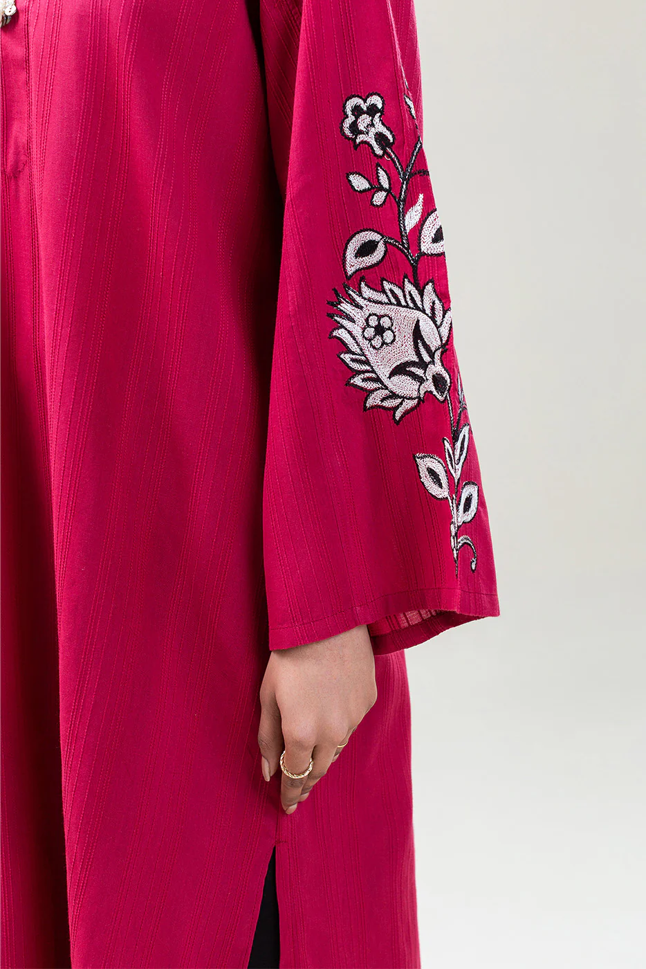 EMBROIDERED DORIA SHIRT (PRET) - Image 3