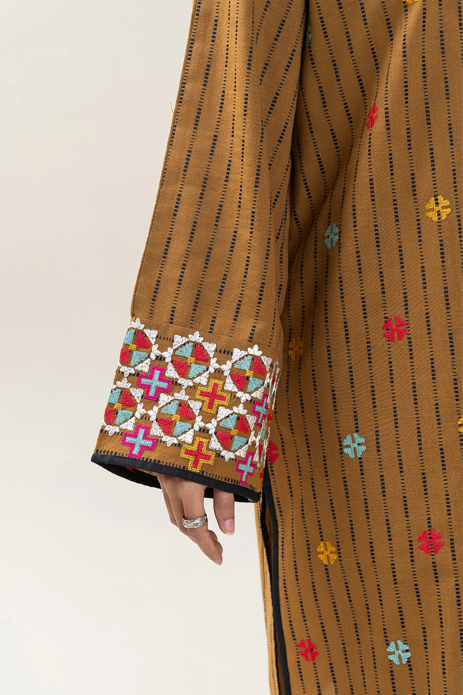 2 PIECE EMBROIDERED KHADDAR JACQUARD SUIT (PRET) - Image 4