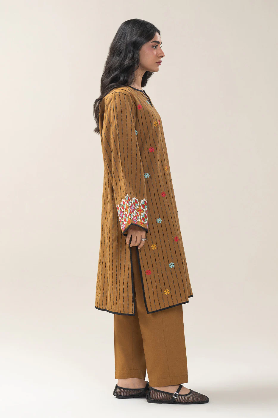 2 PIECE EMBROIDERED KHADDAR JACQUARD SUIT (PRET) - Image 5