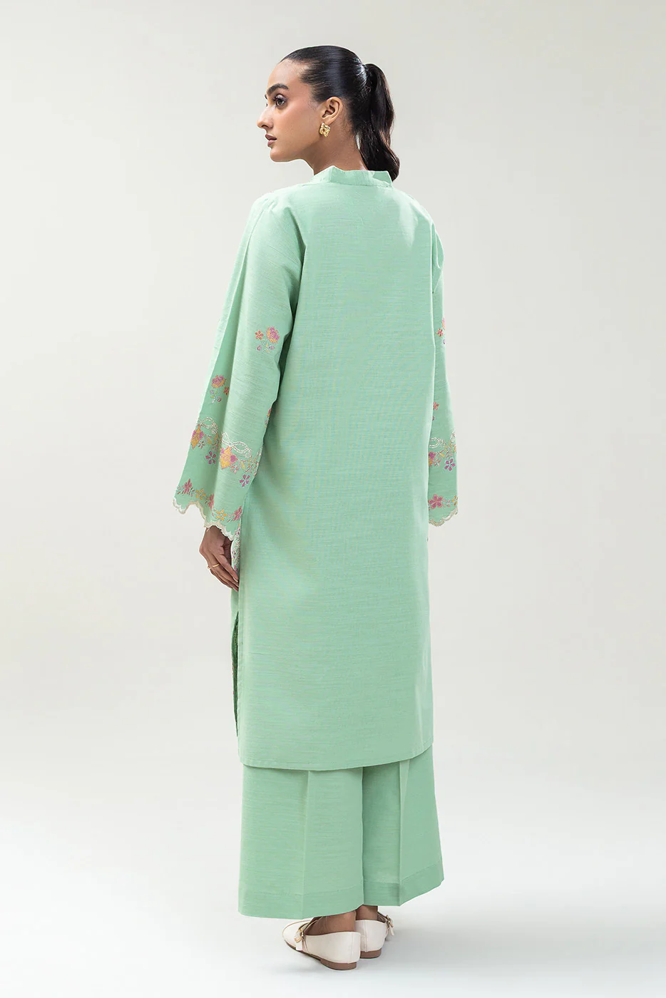 2 PIECE EMBROIDERED SLUB KHADDAR SUIT (PRET) - Image 4