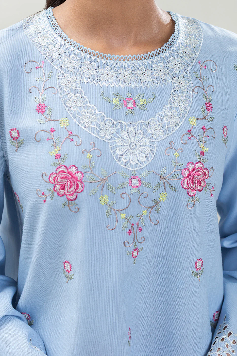 2 PIECE EMBROIDERED SLUB KHADDAR SUIT (PRET) - Image 3