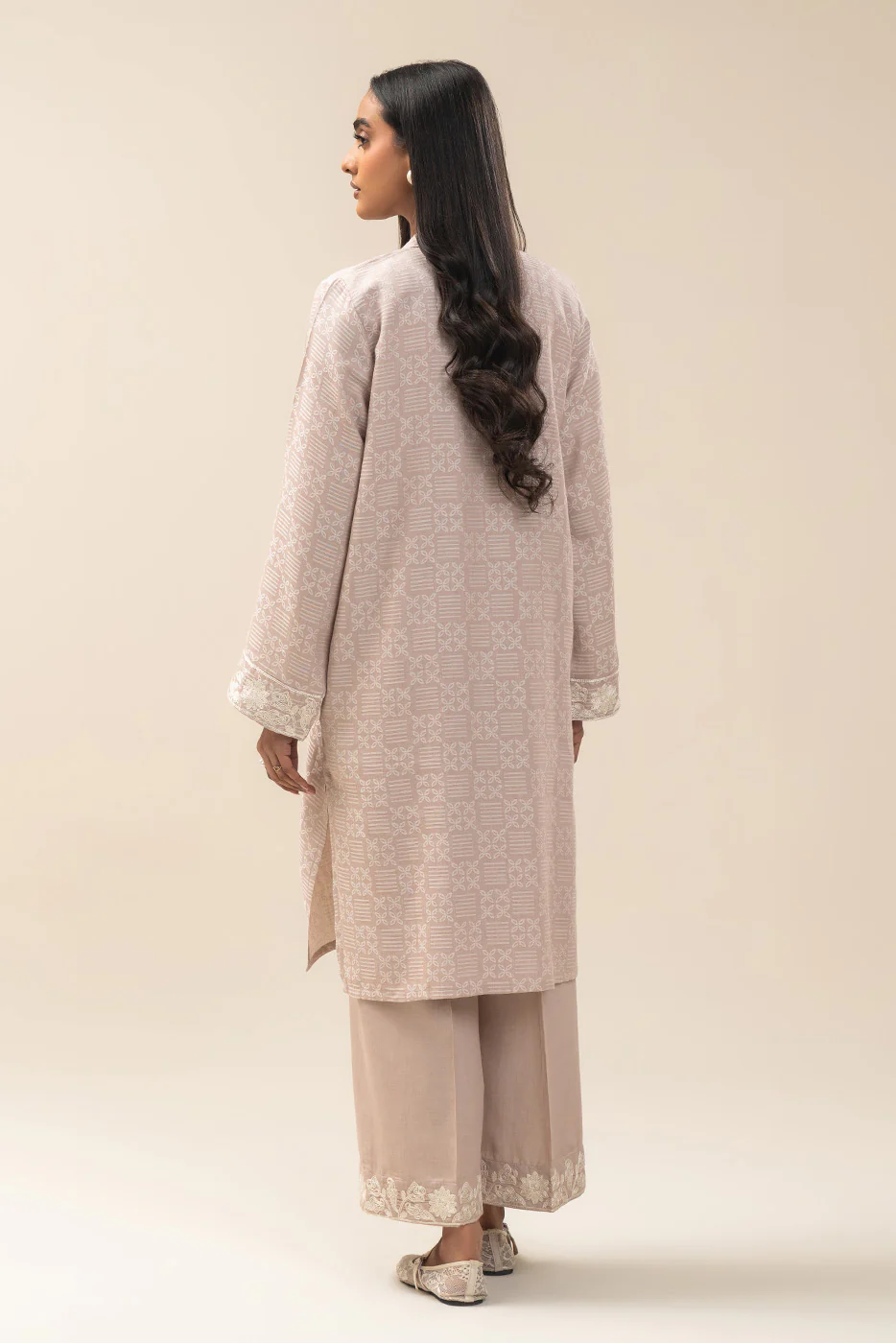 2 PIECE EMBROIDERED YARN DYED SELF JACQUARD SUIT (PRET) - Image 3