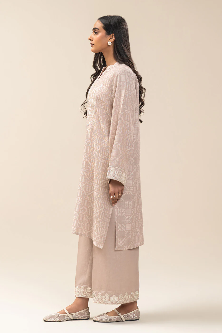 2 PIECE EMBROIDERED YARN DYED SELF JACQUARD SUIT (PRET) - Image 4