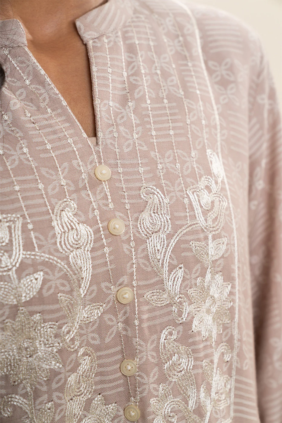 2 PIECE EMBROIDERED YARN DYED SELF JACQUARD SUIT (PRET) - Image 5