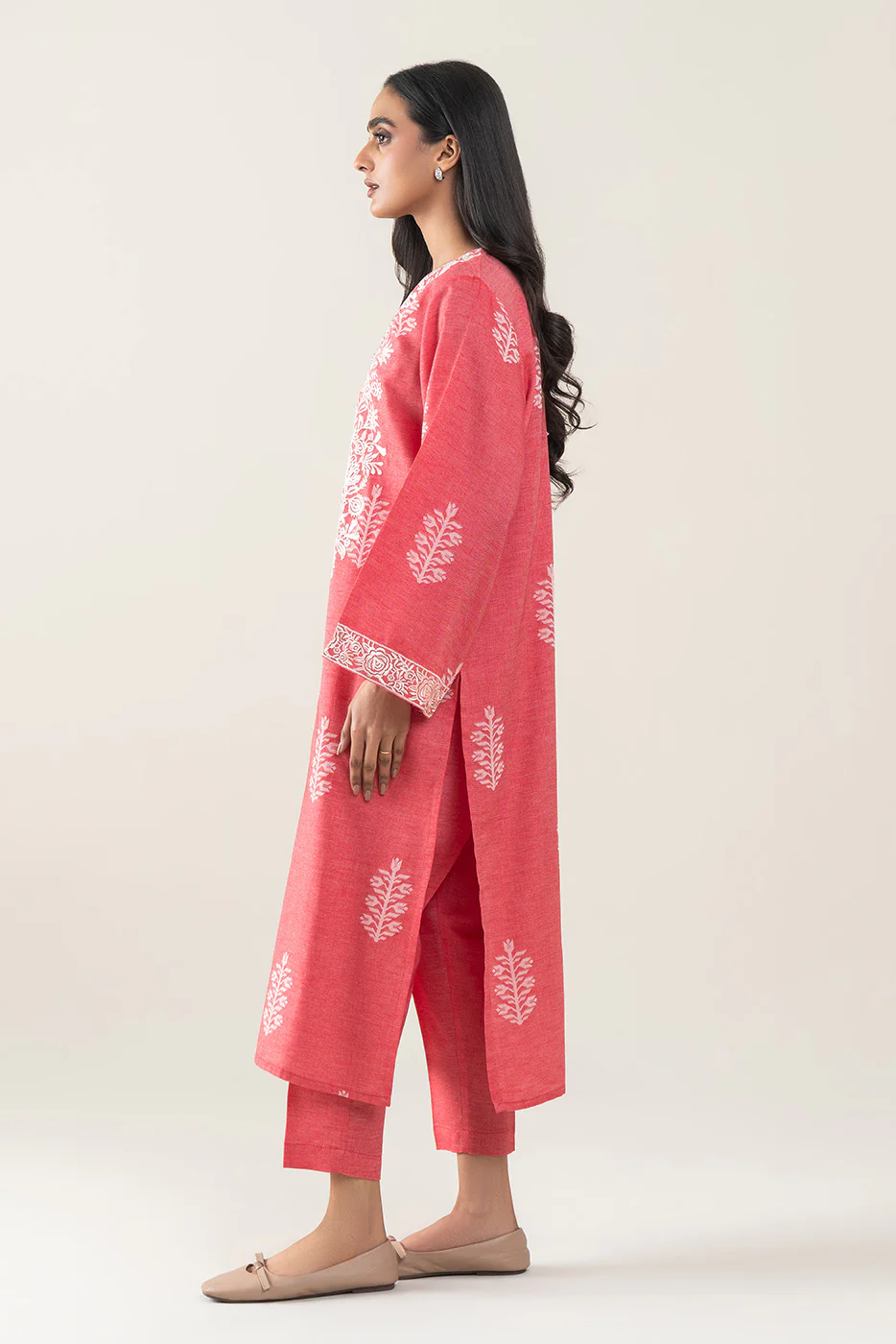 2 PIECE EMBROIDERED YARN DYED SELF JACQUARD SUIT (PRET) - Image 4