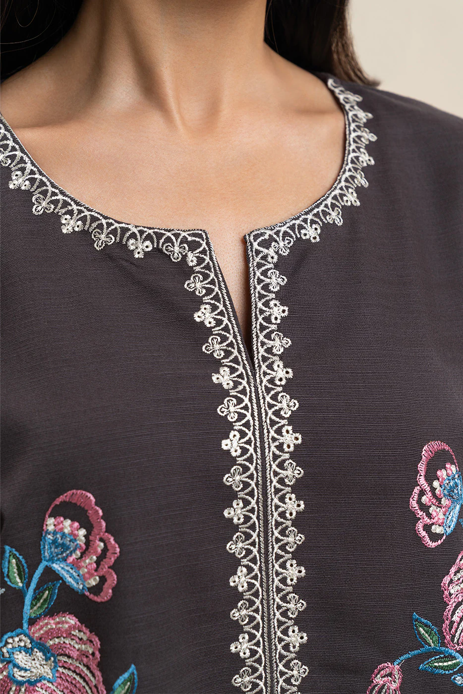 2 PIECE EMBROIDERED KHADDAR SUIT (PRET) - Image 5