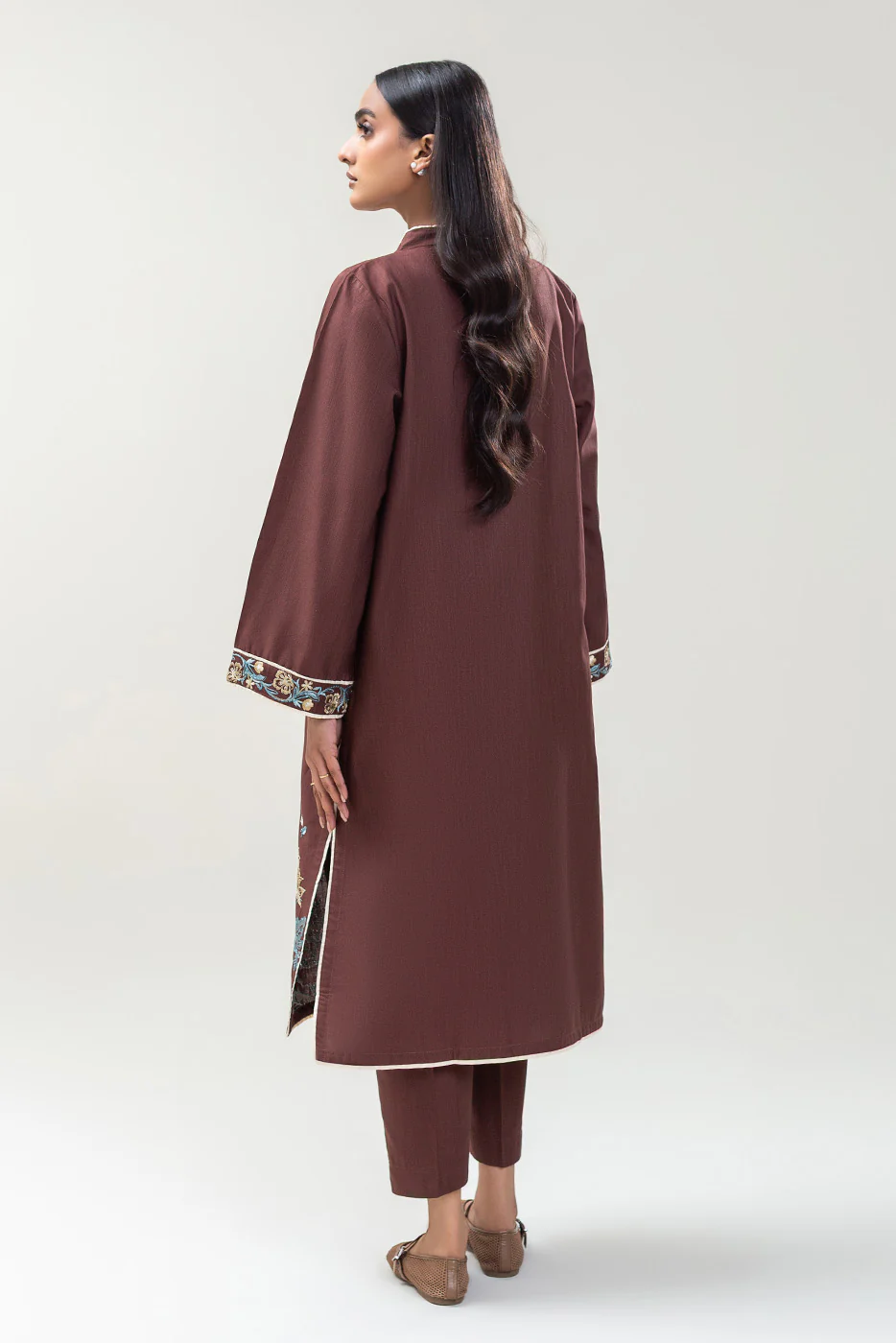 2 PIECE EMBROIDERED SLUB KHADDAR SUIT (PRET) - Image 4