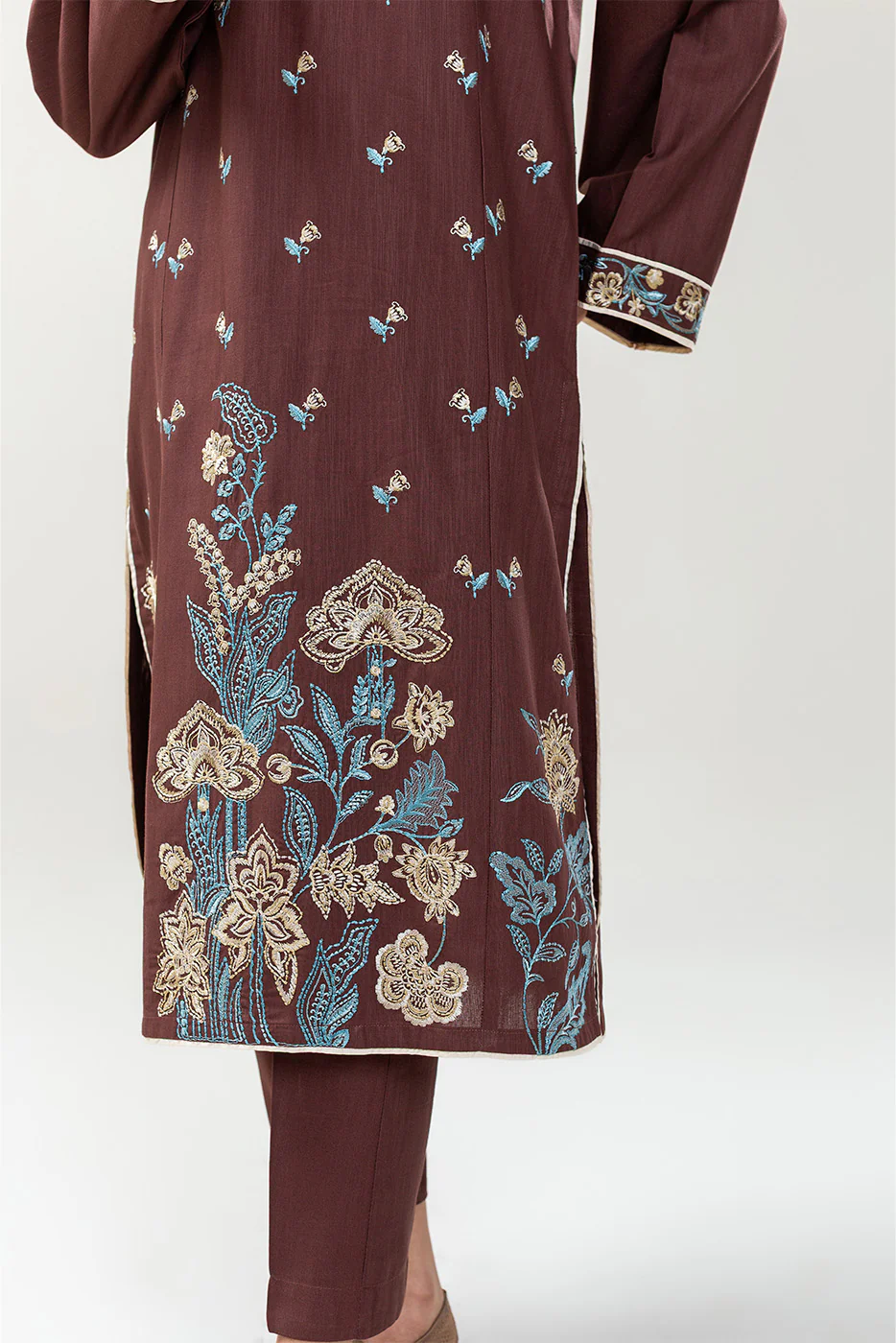 2 PIECE EMBROIDERED SLUB KHADDAR SUIT (PRET) - Image 7
