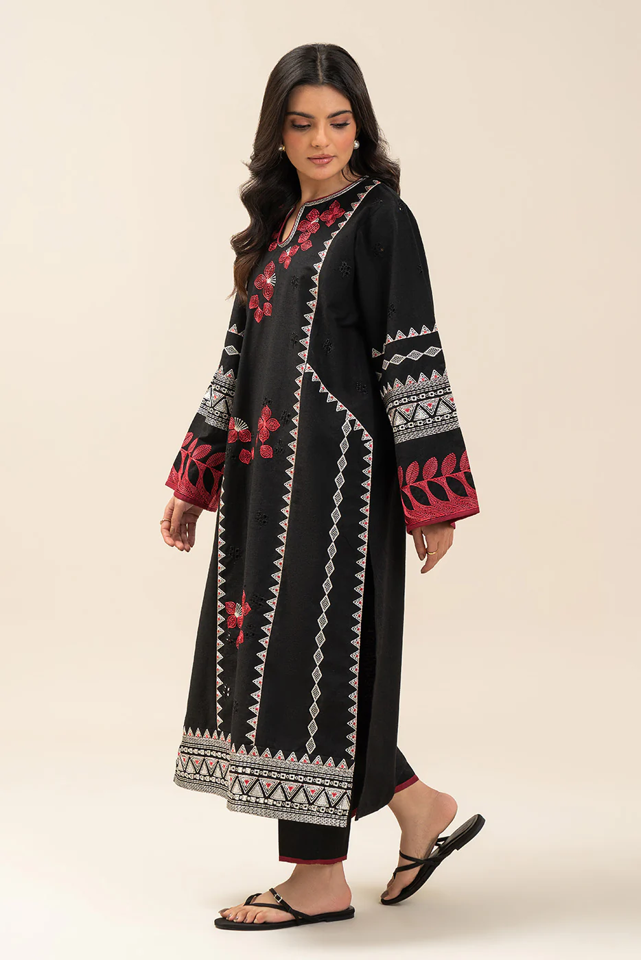 2 PIECE EMBROIDERED KARANDI SUIT (PRET) - Image 4