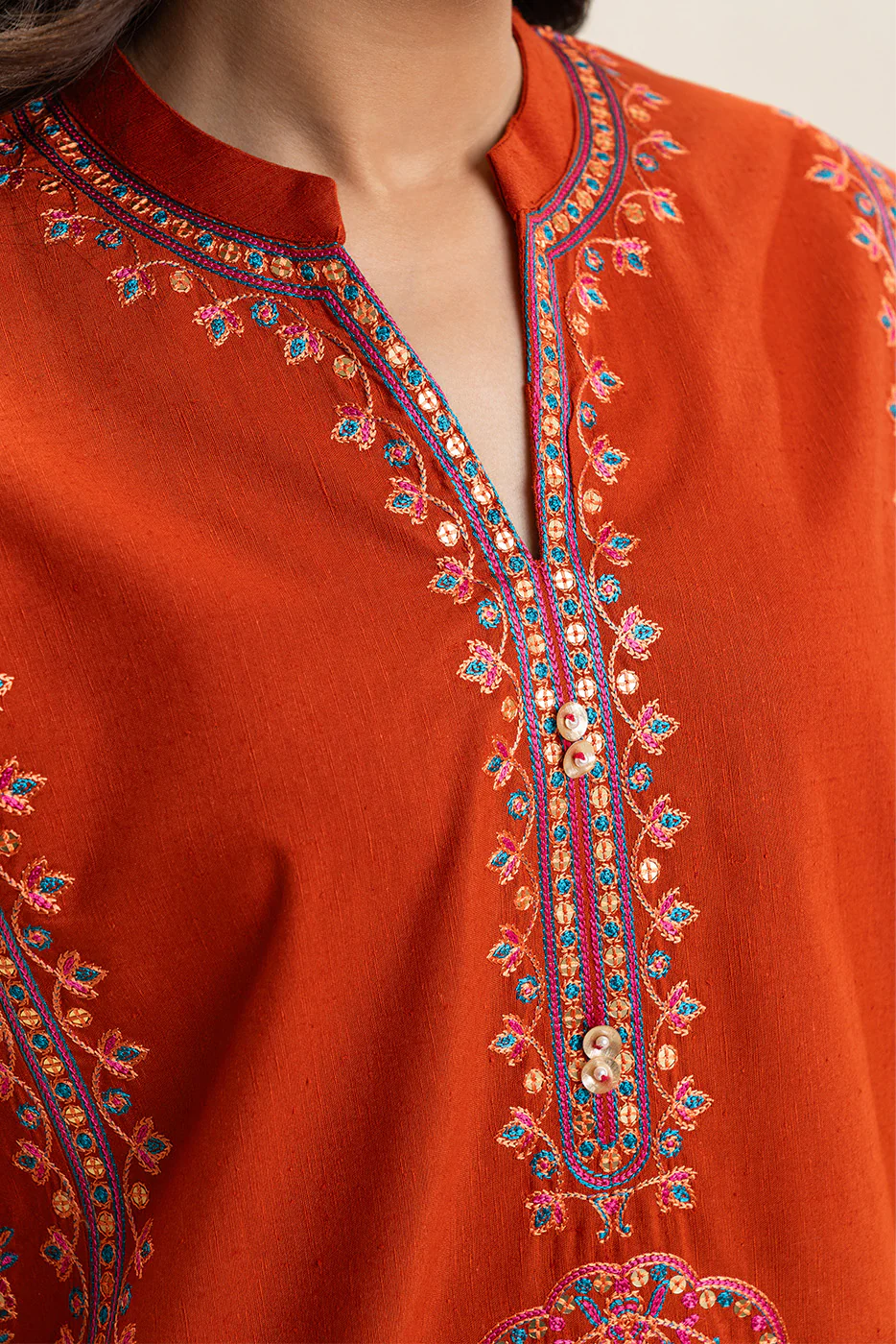 2 PIECE EMBROIDERED KARANDI SUIT (PRET) - Image 5