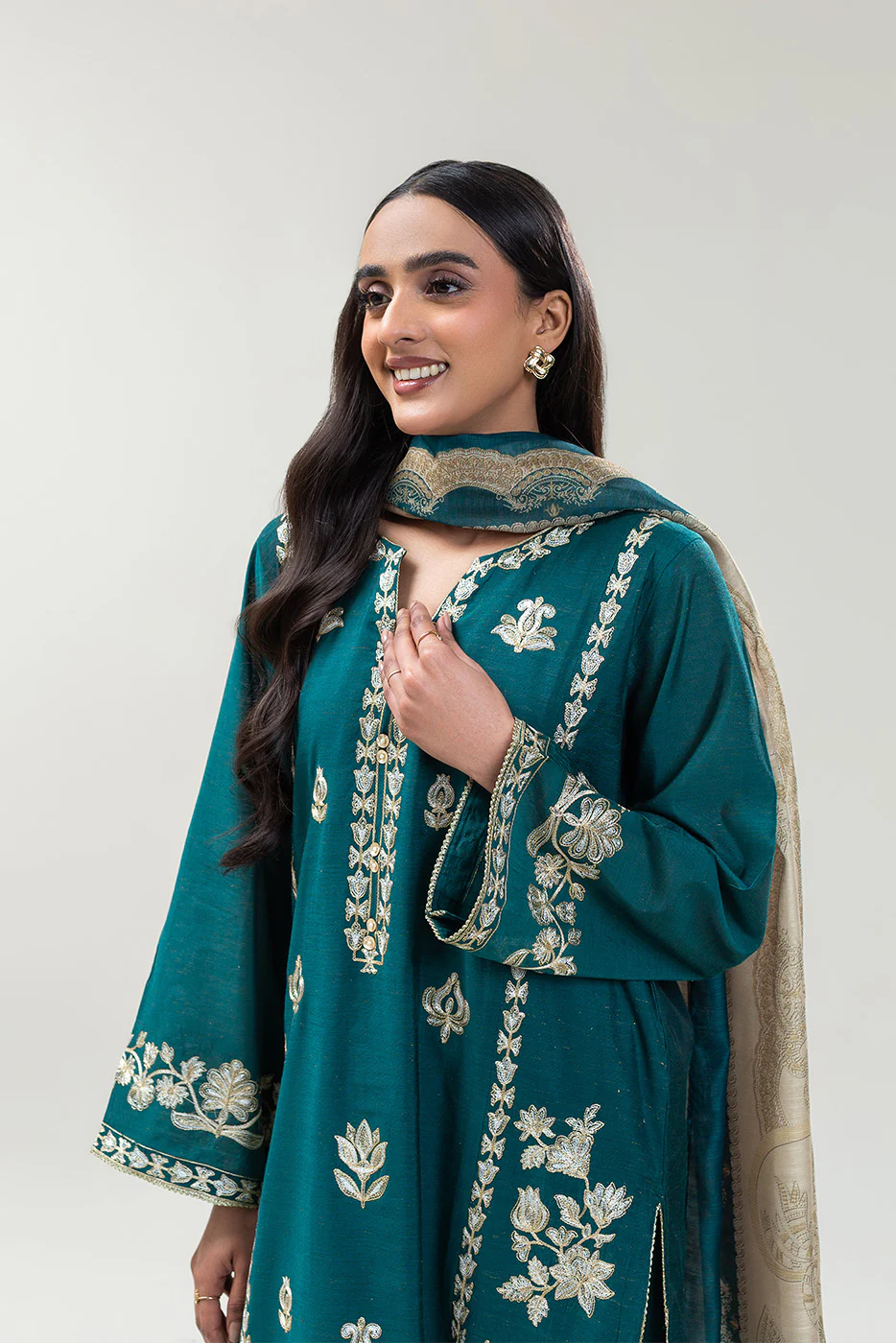 3 PIECE EMBROIDERED GOLD ZARI SUIT (PRET) - Image 2