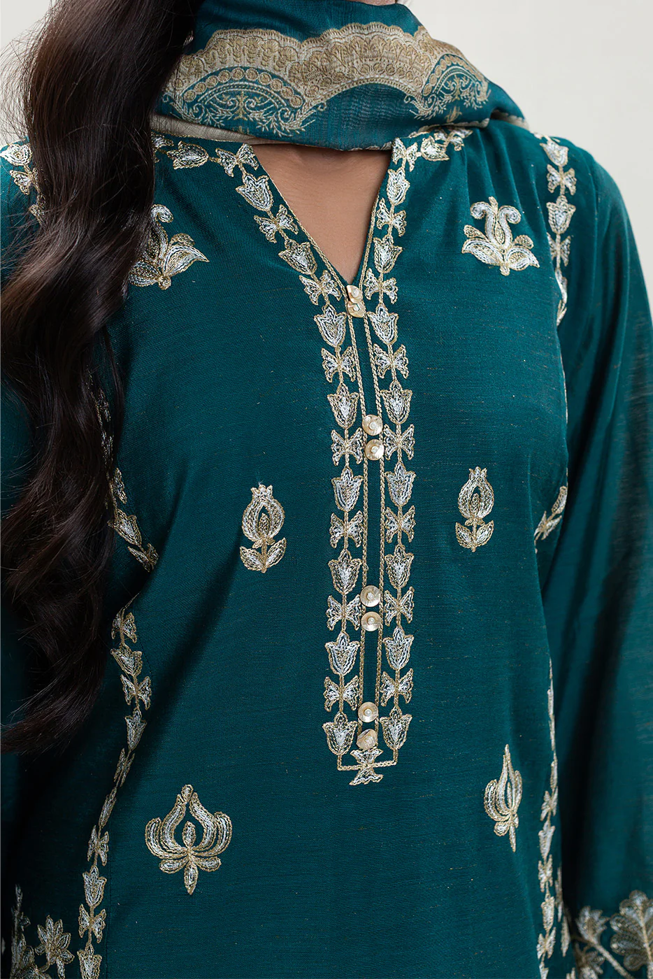 3 PIECE EMBROIDERED GOLD ZARI SUIT (PRET) - Image 4