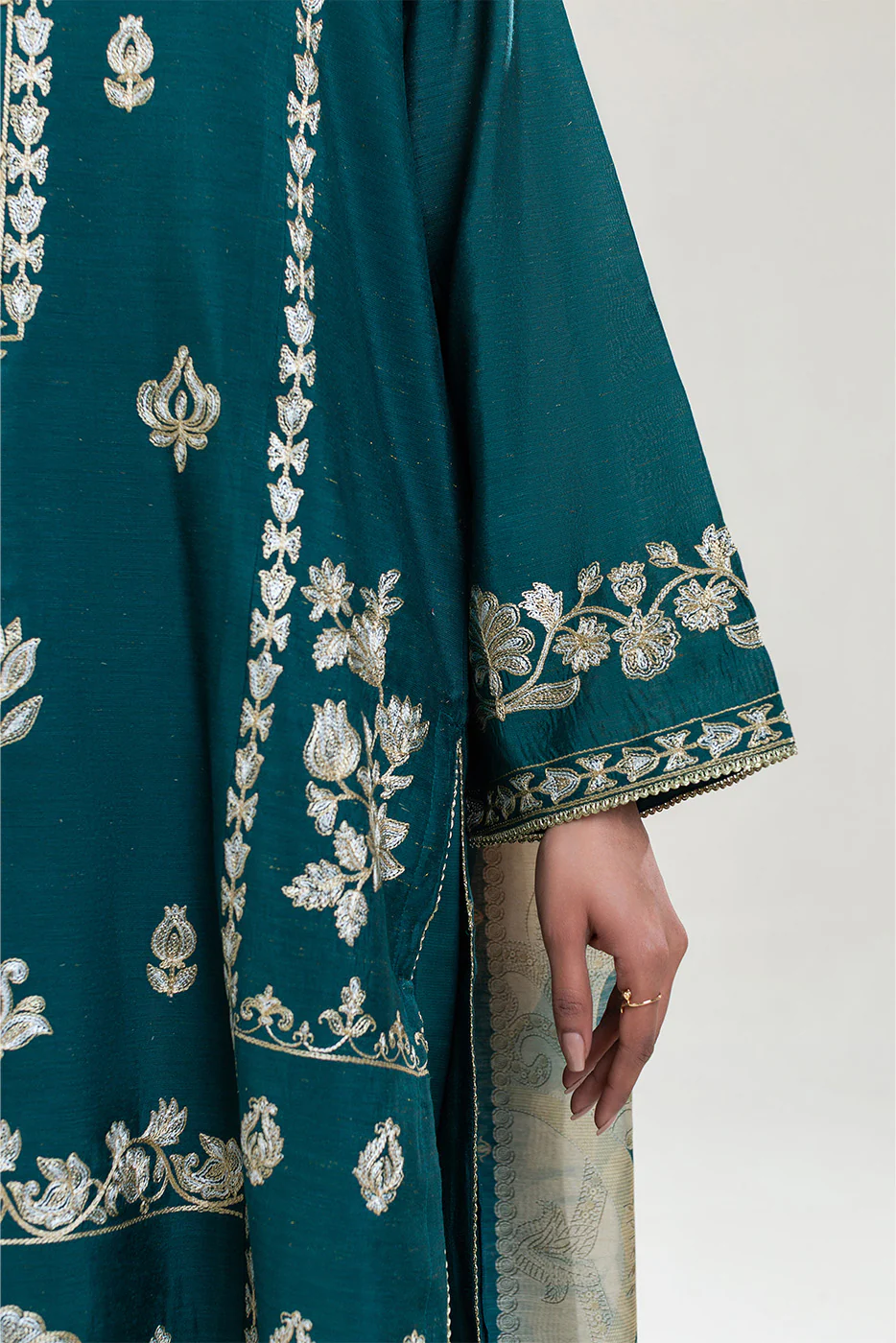 3 PIECE EMBROIDERED GOLD ZARI SUIT (PRET) - Image 5