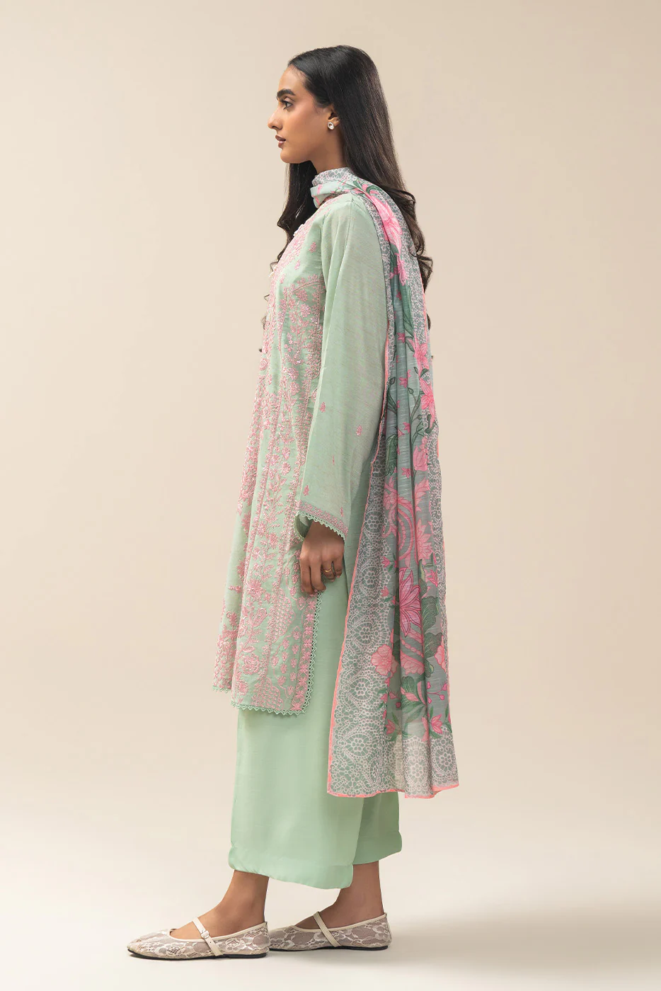3 PIECE EMBROIDERED GOLD ZARI SUIT (PRET) - Image 4