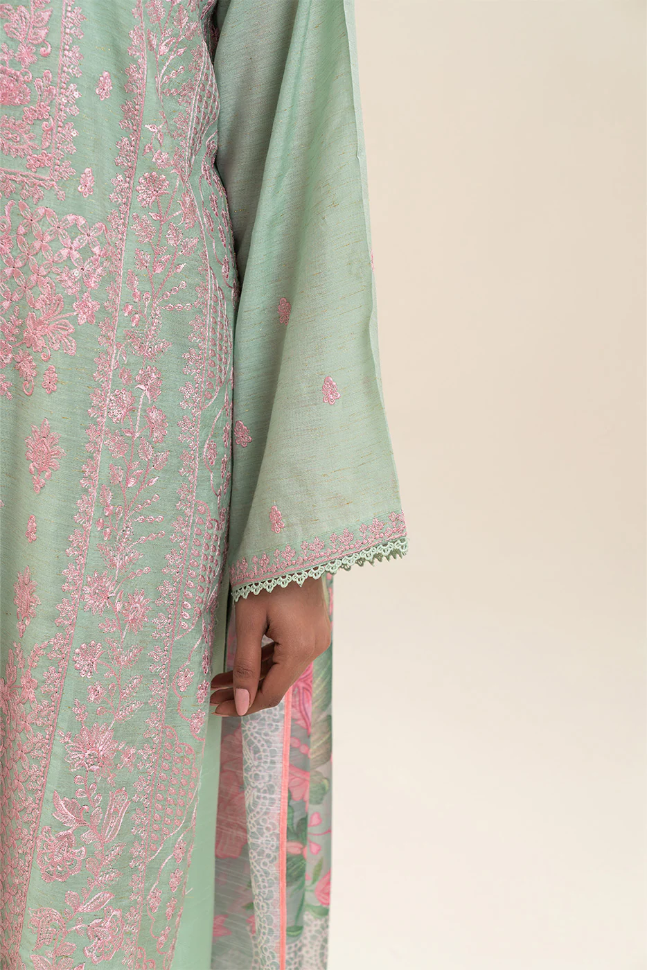 3 PIECE EMBROIDERED GOLD ZARI SUIT (PRET) - Image 6