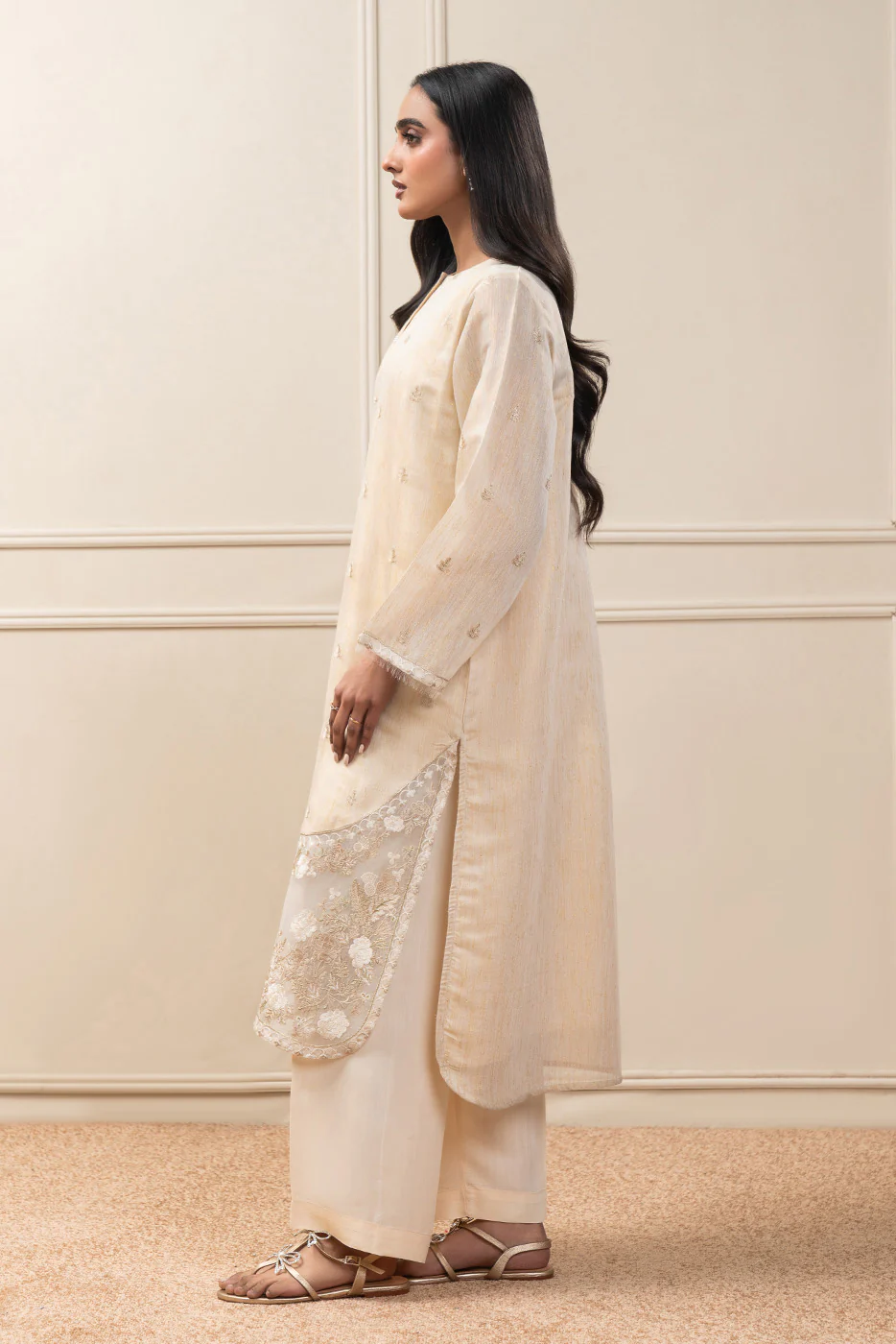 2 PIECE EMBROIDERED GOLD ZARI SUIT (PRET) - Image 4