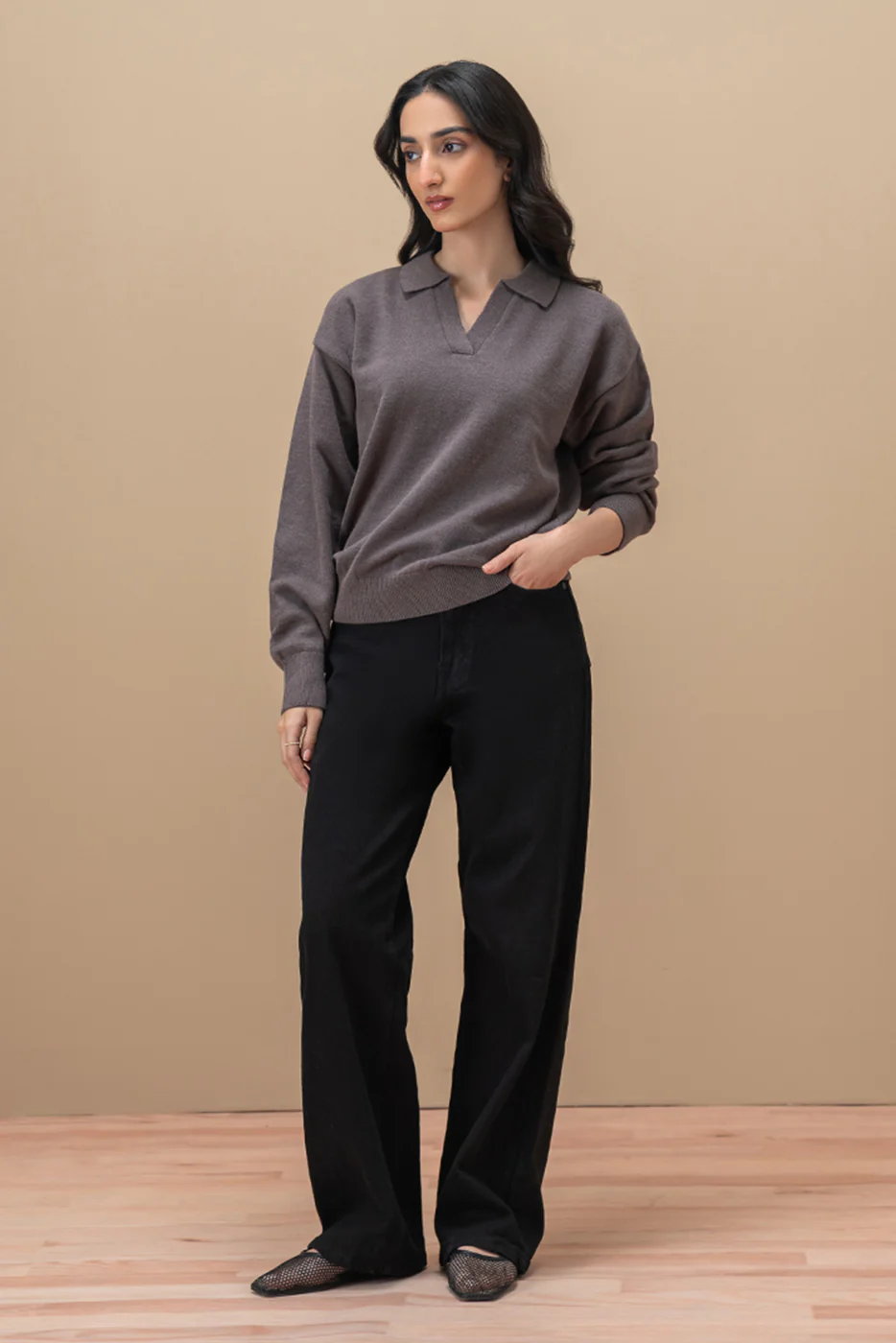 COLLAR WITH V-NECK PULLOVER - Image 2