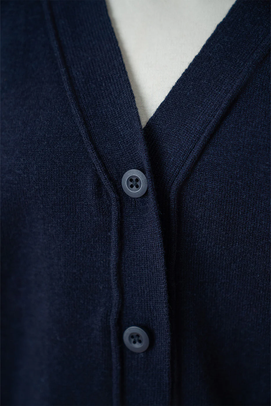 V-NECK LOOSE FIT CARDIGAN - Image 5