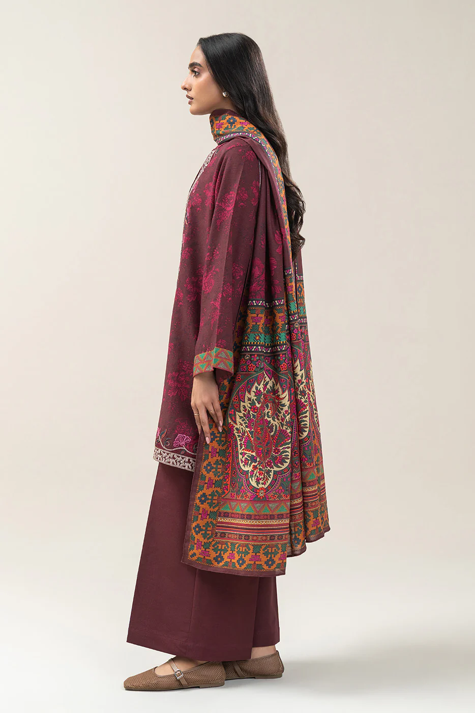 3 PIECE EMBROIDERED SLUB KHADDAR SUIT-BURNT MAROON (UNSTITCHED) - Image 3