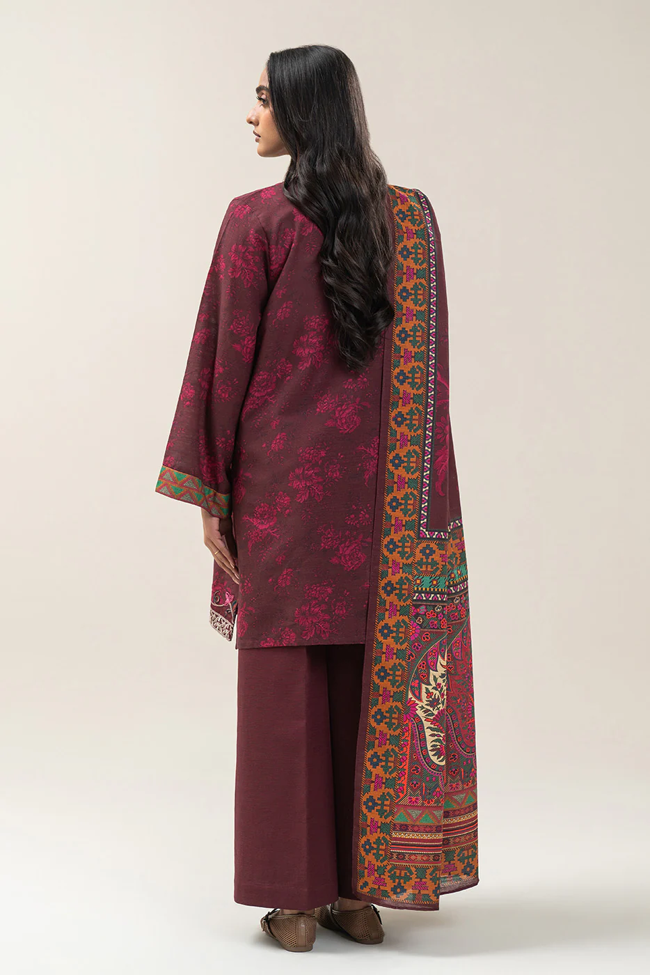 3 PIECE EMBROIDERED SLUB KHADDAR SUIT-BURNT MAROON (UNSTITCHED) - Image 4
