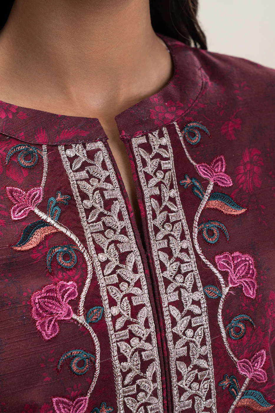 3 PIECE EMBROIDERED SLUB KHADDAR SUIT-BURNT MAROON (UNSTITCHED) - Image 5