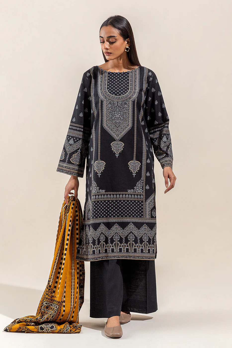 3 PIECE - PRINTED KHADDAR SUIT - GLOOMY MYTH (UNSTITCHED) - Image 3