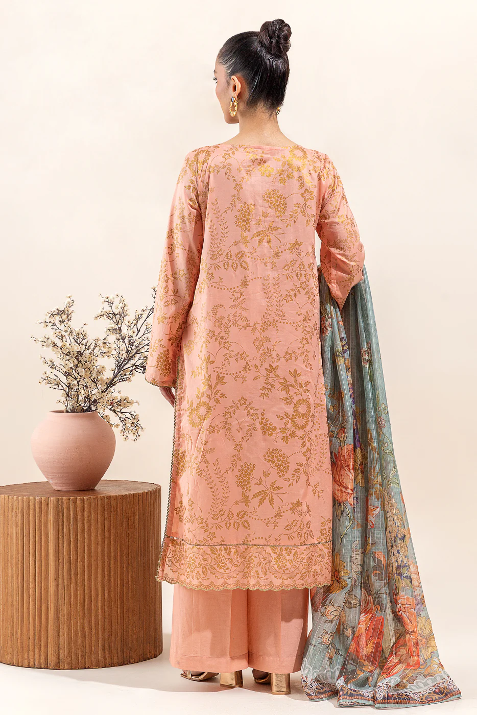 3 PIECE EMBROIDERED LAWN SUIT-ROSETTE DAWN (UNSTITCHED) - Image 5