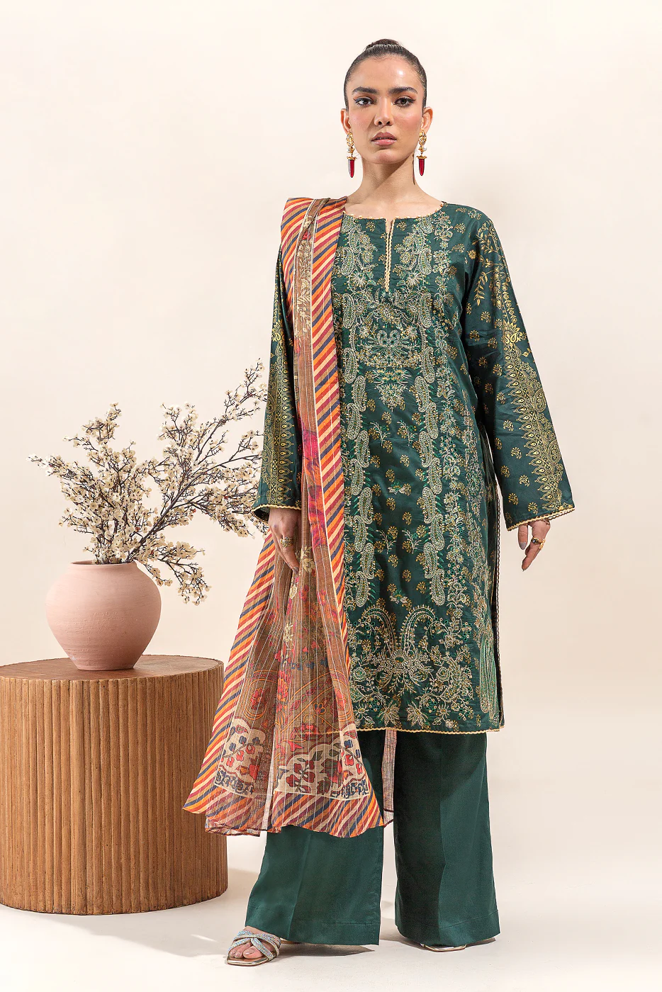 3 PIECE EMBROIDERED LAWN SUIT-EMERALD SPRUCE(UNSTITCHED) - Image 2