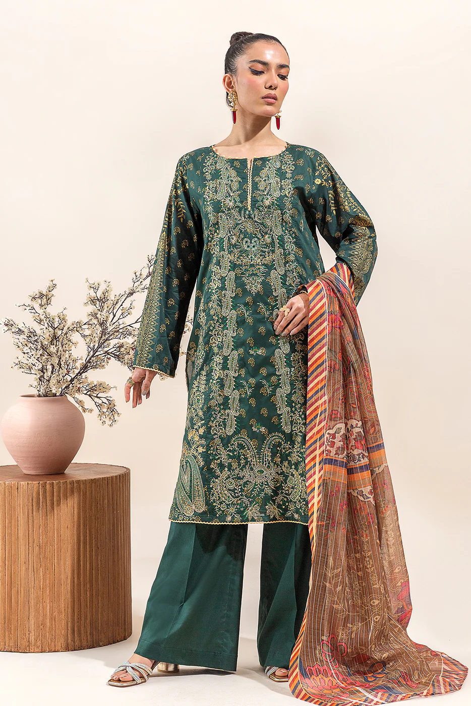3 PIECE EMBROIDERED LAWN SUIT-EMERALD SPRUCE(UNSTITCHED) - Image 6