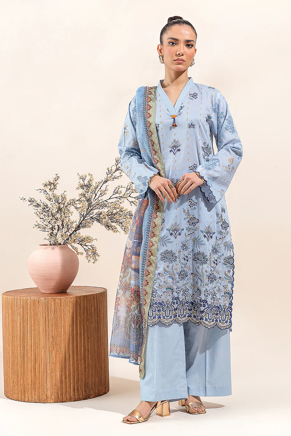 3 PIECE EMBROIDERED LAWN SUIT-SMOKEY BLOSSOM (UNSTITCHED) - Image 2