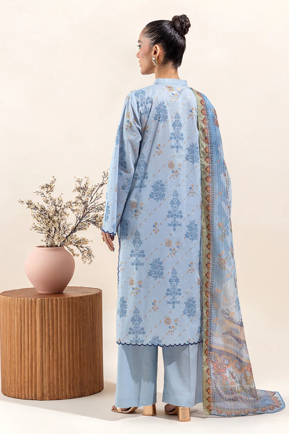 3 PIECE EMBROIDERED LAWN SUIT-SMOKEY BLOSSOM (UNSTITCHED) - Image 4