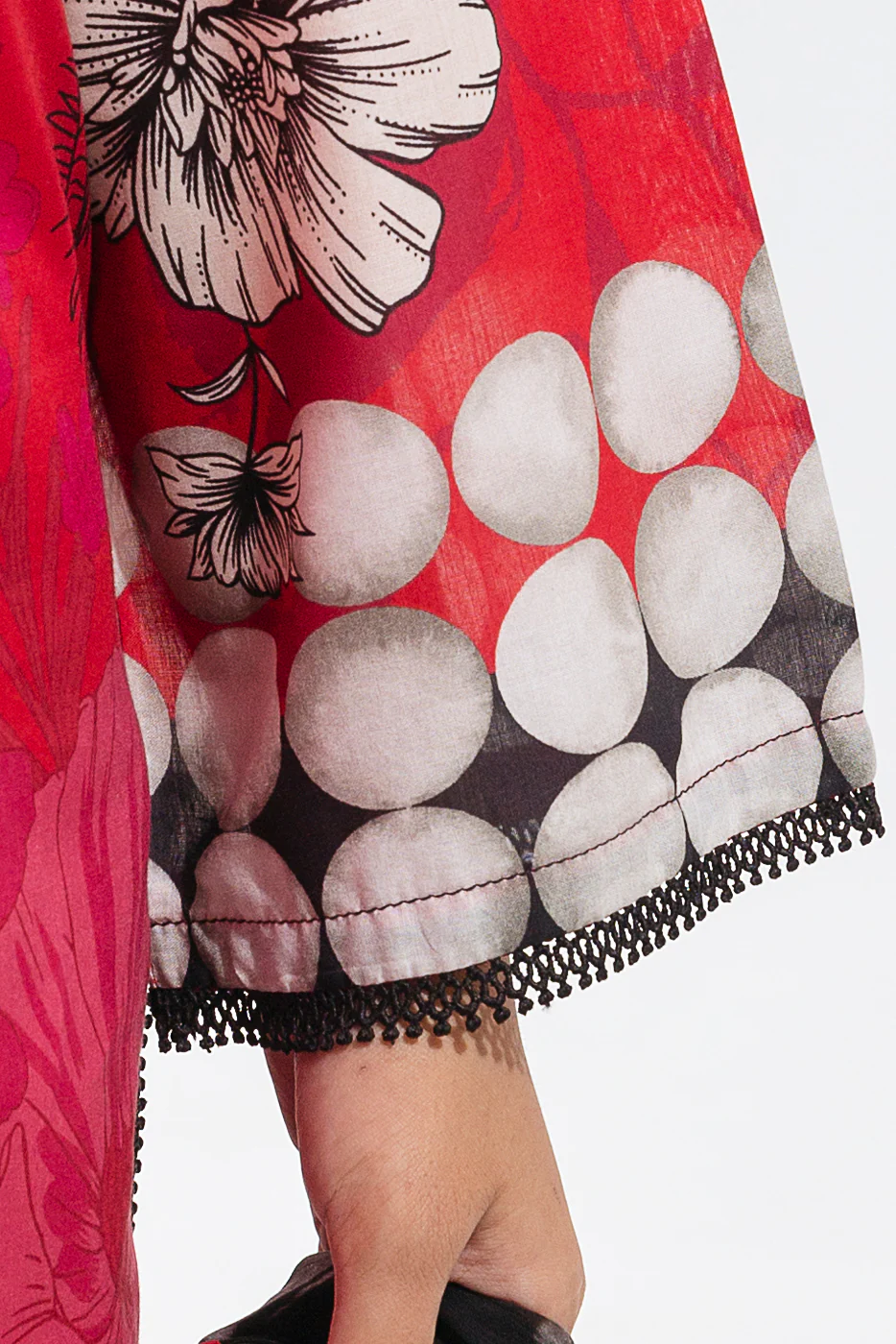 3 PIECE - PRINTED LAWN SUIT - SCARLET BOUQUET - Image 4