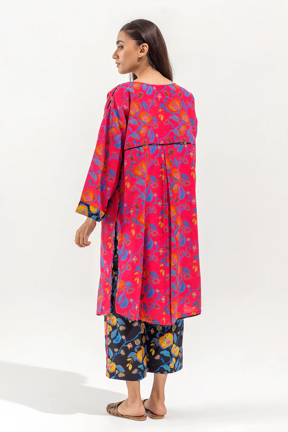 2 PIECE PRINTED SLUB KHADDAR SUIT (PRET) - Image 3
