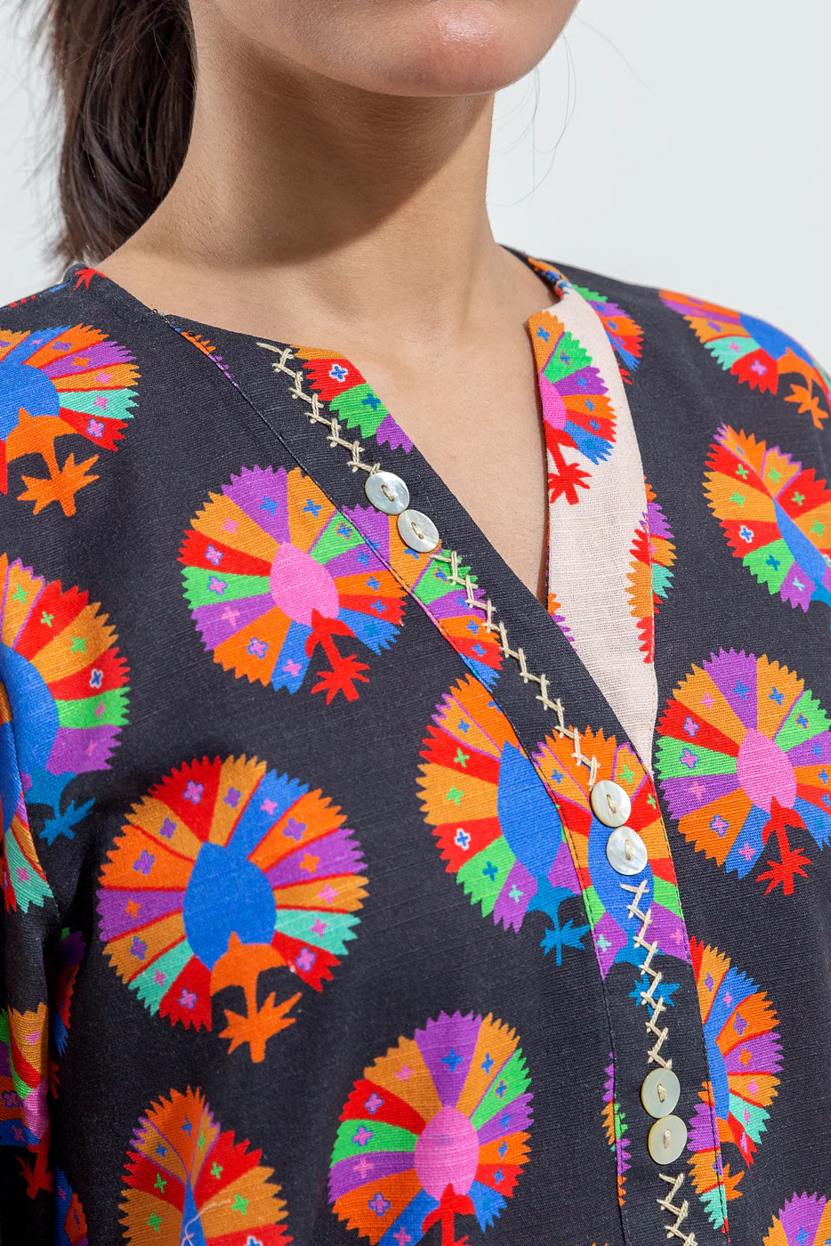 2 PIECE PRINTED KHADDAR SUIT (PRET) - Image 10